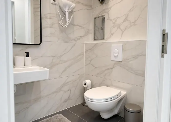 Stylish 1br Wiener Stadthalle וינה